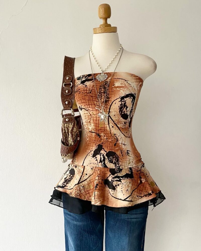 Strapless top with bow on the back