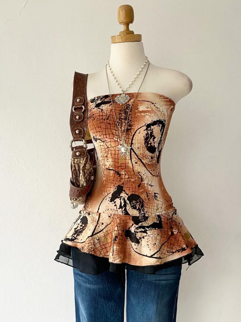 Strapless top with bow on the back