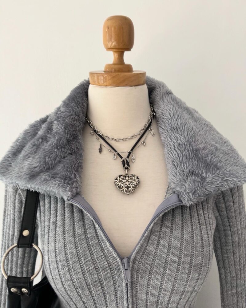 Gray cardigan with plush - Imagen 4
