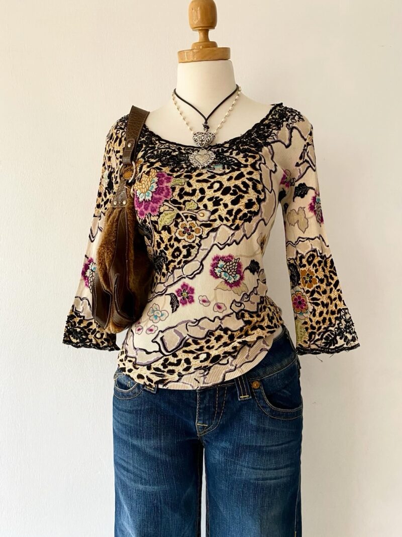 Adorable bohemian embroidered top