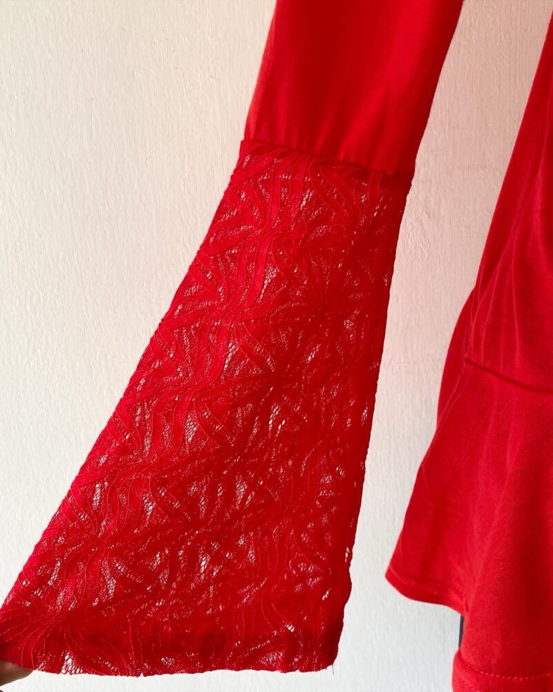Red blouse with bell sleeves - Imagen 5