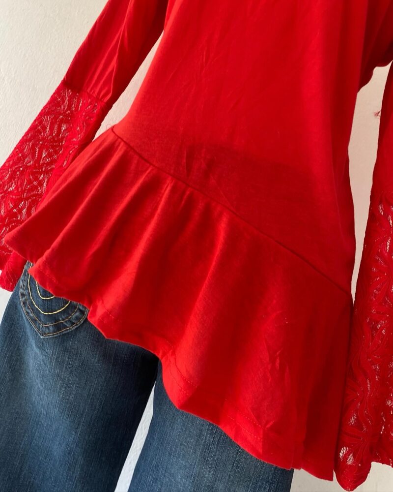 Red blouse with bell sleeves - Imagen 3