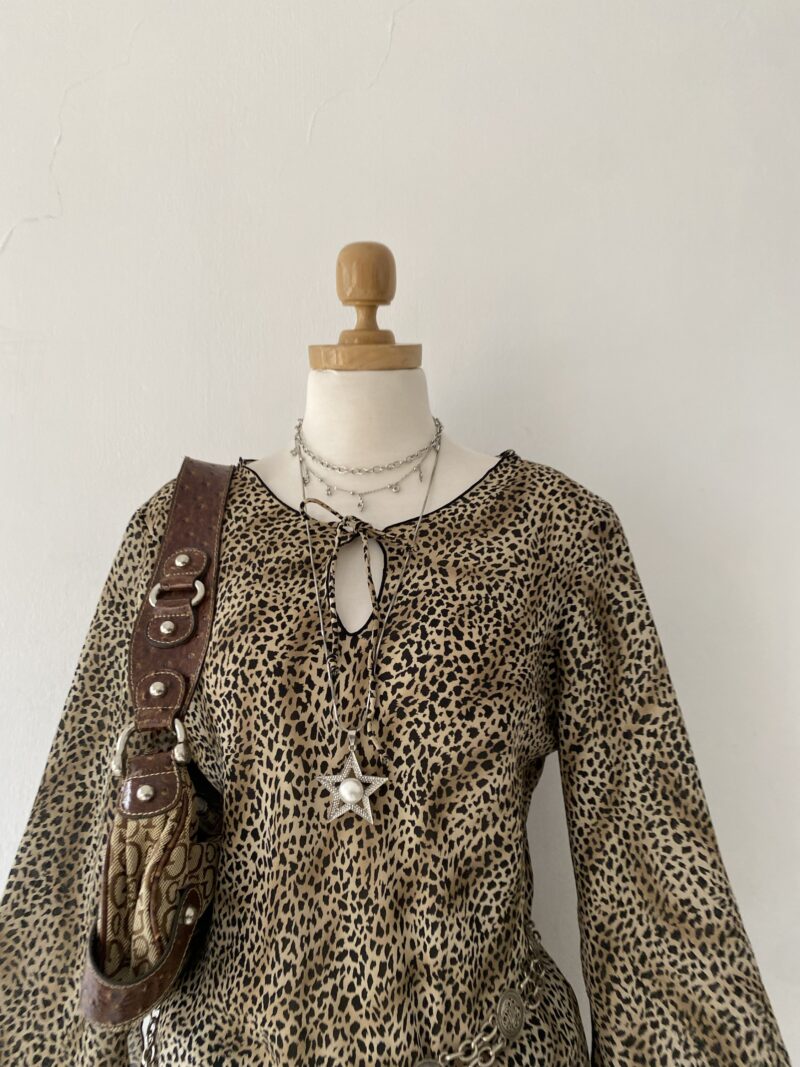 Long asymmetrical blouse - Imagen 2