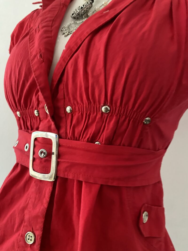 Red blouse with belt - Imagen 3